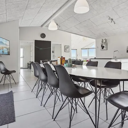 Tenaya - 200m From The Sea By Interhome *