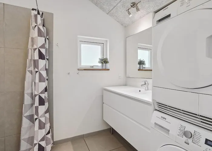 Tenaya - 200m From The Sea By Interhome