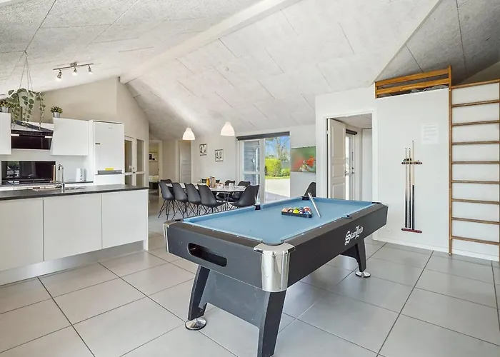 Tenaya - 200m From The Sea By Interhome *