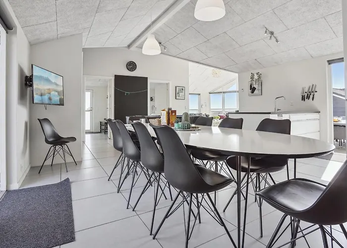 Tenaya - 200m From The Sea By Interhome *